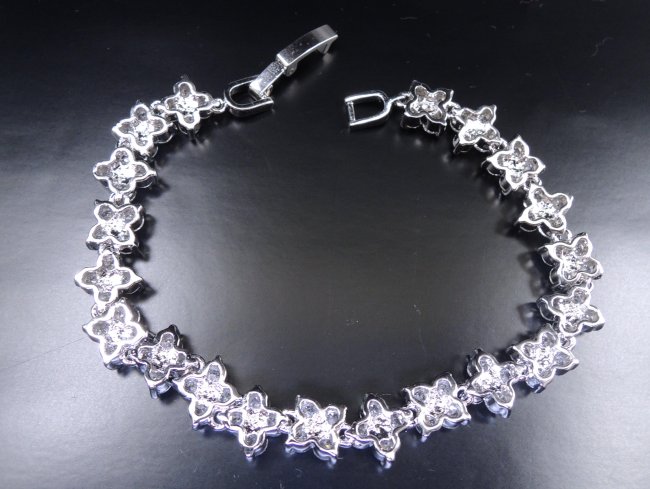 �u���X���b�g�@bracelet �L���[�r�b�N�W���R�j�A�E�A�N�Z�T���[