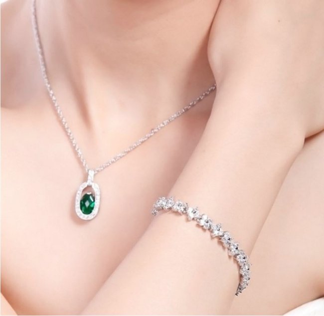 �u���X���b�g�@bracelet �L���[�r�b�N�W���R�j�A�E�A�N�Z�T���[