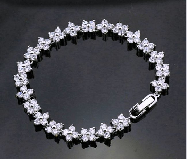 �u���X���b�g�@bracelet �L���[�r�b�N�W���R�j�A�E�A�N�Z�T���[