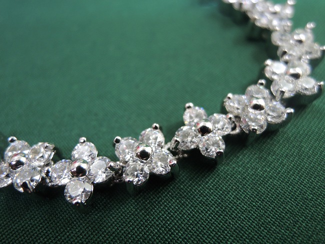 �u���X���b�g�@bracelet �L���[�r�b�N�W���R�j�A�E�A�N�Z�T���[