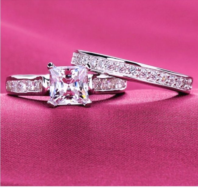 CZ�@�L���[�r�b�N�W���R�j�A�@�����O