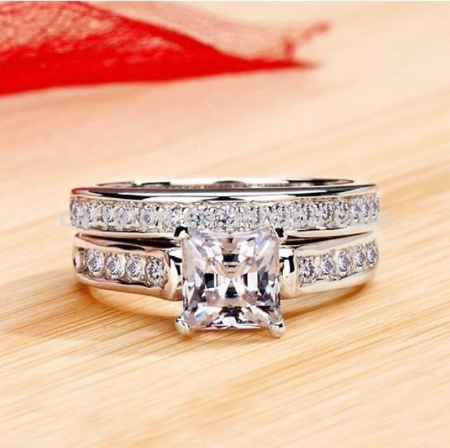 CZ�@�L���[�r�b�N�W���R�j�A�@�����O