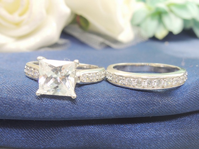 CZ�@�L���[�r�b�N�W���R�j�A�@�����O