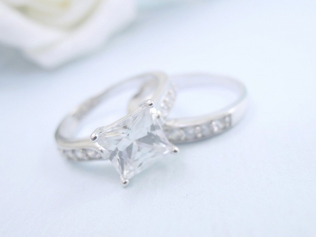 CZ�@�L���[�r�b�N�W���R�j�A�@�����O