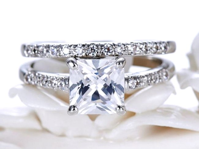 CZ�@�L���[�r�b�N�W���R�j�A�@�����O