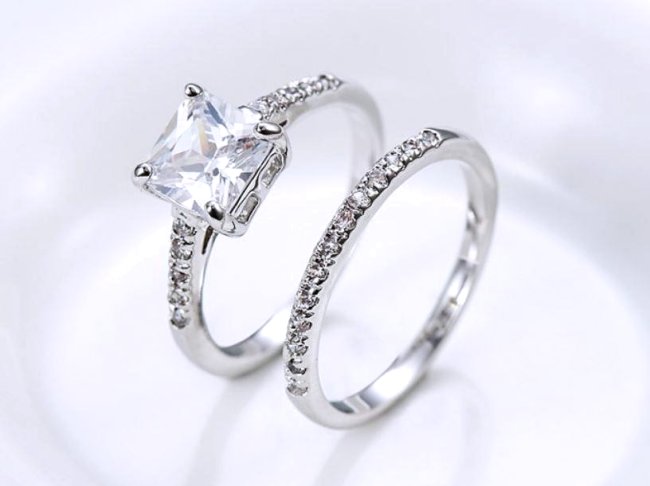 CZ�@�L���[�r�b�N�W���R�j�A�@�����O