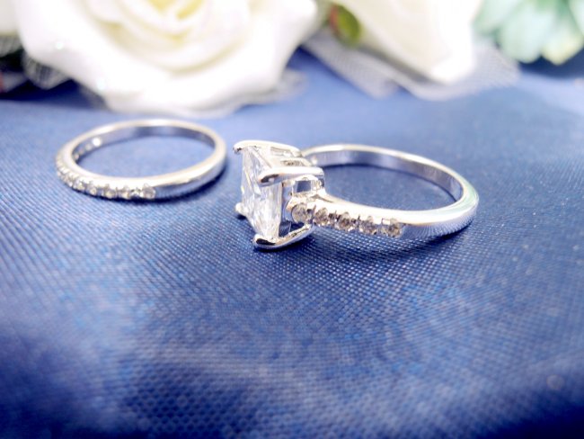 CZ�@�L���[�r�b�N�W���R�j�A�@�����O