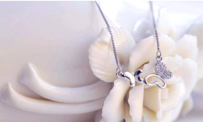 �o�^�t���C�@�}�C�N���E�p���F�@�y���_���g�E�l�b�N���X�@�L���[�r�b�N�W���R�j�A�E�A�N�Z�T���[