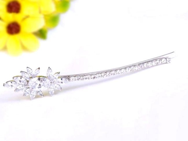 �L���[�r�b�N�W���R�j�A�̃w�A�E�A�N�Z�T���[