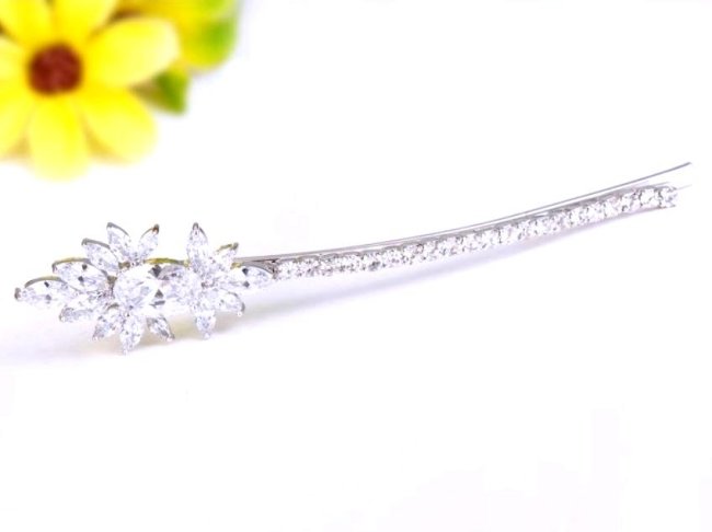 �L���[�r�b�N�W���R�j�A�̃w�A�E�A�N�Z�T���[