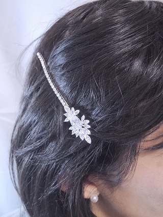 �L���[�r�b�N�W���R�j�A�̃w�A�E�A�N�Z�T���[