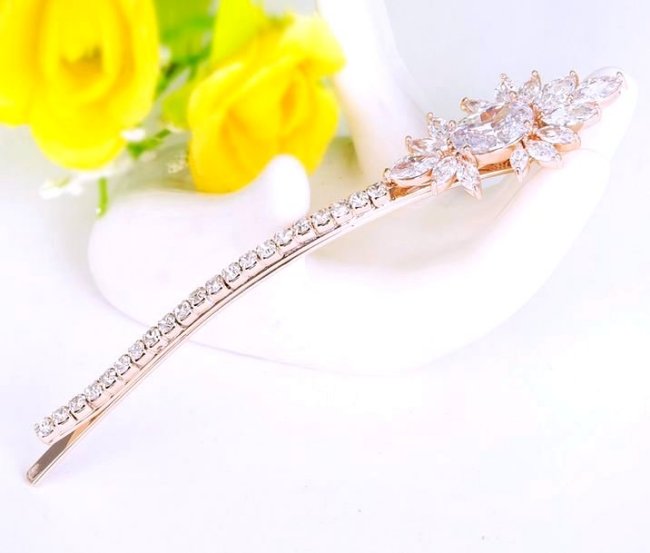 �L���[�r�b�N�W���R�j�A�̃w�A�E�A�N�Z�T���[