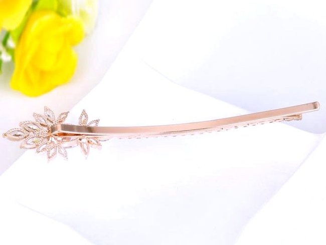 �L���[�r�b�N�W���R�j�A�̃w�A�E�A�N�Z�T���[