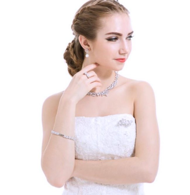 �e�j�X�u���X���b�g�@tennis bracelet �L���[�r�b�N�W���R�j�A�E�A�N�Z�T���[