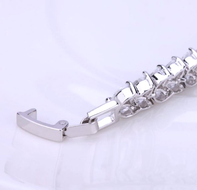 �e�j�X�u���X���b�g�@tennis bracelet �L���[�r�b�N�W���R�j�A�E�A�N�Z�T���[