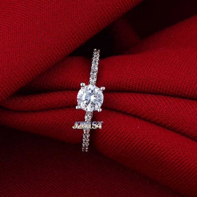 �L���[�r�b�N�W���R�j�A�̃����O