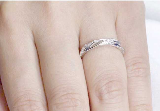 �L���[�r�b�N�W���R�j�A�̃����O