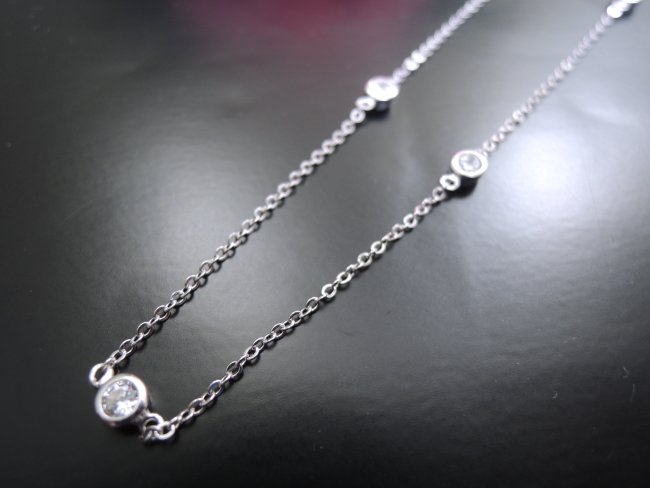 �A�N�Z�T���[�@�l�b�N���X