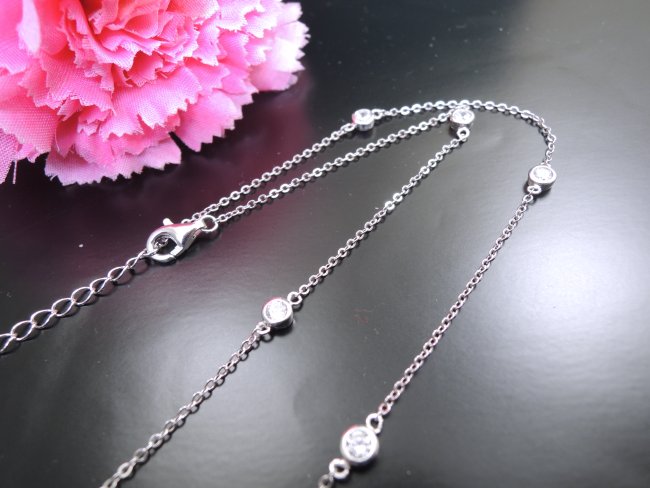 �A�N�Z�T���[�@�l�b�N���X