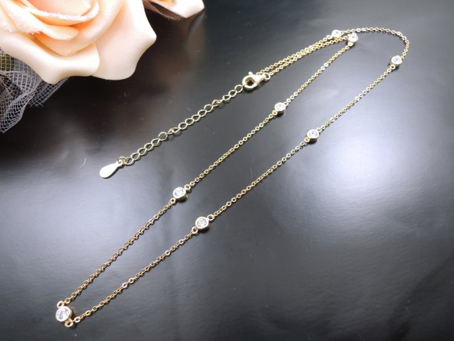 �A�N�Z�T���[�@�l�b�N���X