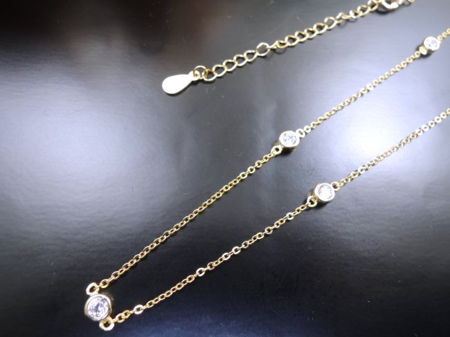 �A�N�Z�T���[�@�l�b�N���X