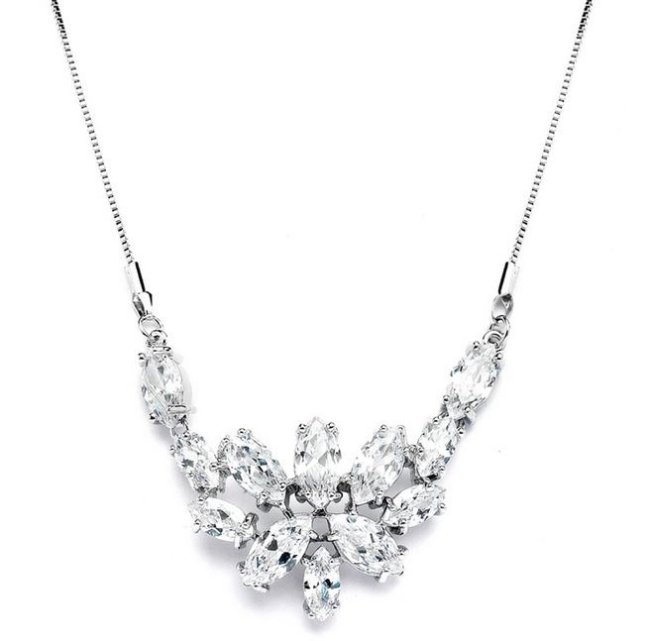 �o�^�t���C�@�}�C�N���E�p���F�@�y���_���g�E�l�b�N���X�@�L���[�r�b�N�W���R�j�A�E�A�N�Z�T���[