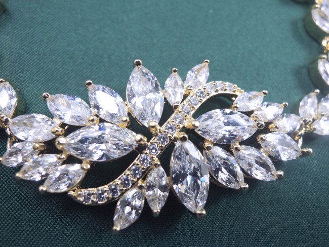 �u���X���b�g�@bracelet �L���[�r�b�N�W���R�j�A�E�A�N�Z�T���[