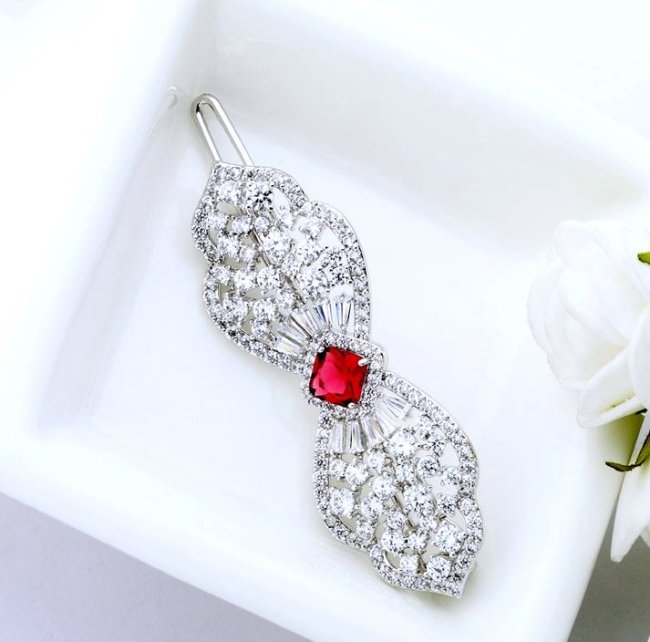 �L���[�r�b�N�W���R�j�A�̃w�A�E�A�N�Z�T���[