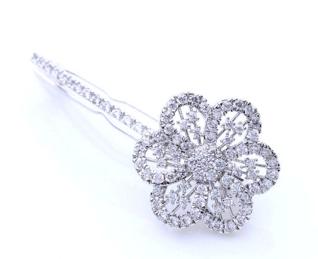 �L���[�r�b�N�W���R�j�A�̃w�A�E�A�N�Z�T���[