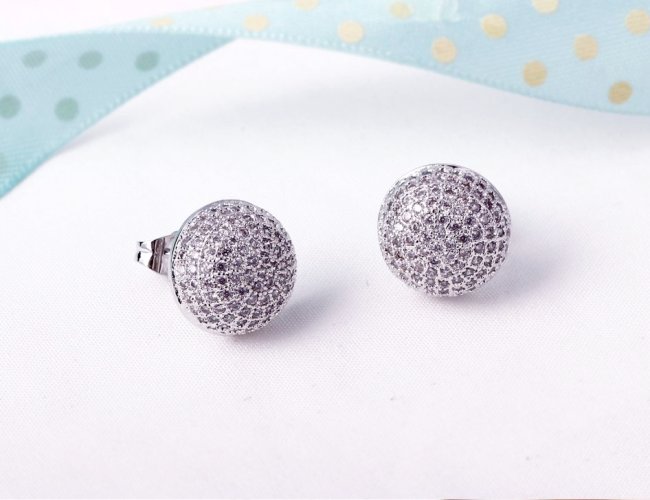 �L���[�r�b�N�W���R�j�A�̃l�b�N���X