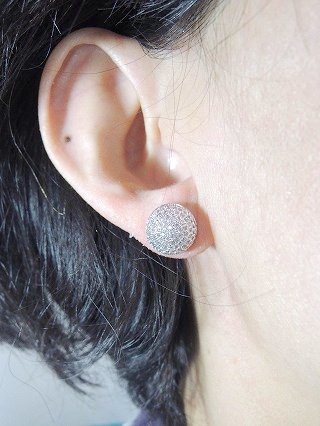 �L���[�r�b�N�W���R�j�A�̃l�b�N���X