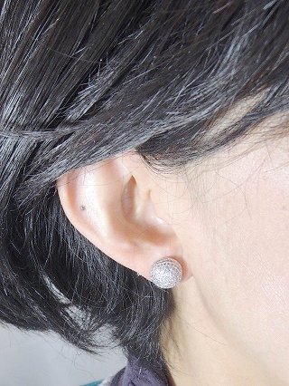 �L���[�r�b�N�W���R�j�A�̃l�b�N���X