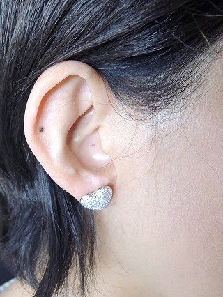 �L���[�r�b�N�W���R�j�A�̃l�b�N���X