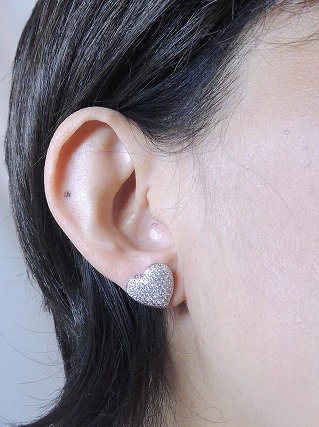 �L���[�r�b�N�W���R�j�A�̃l�b�N���X