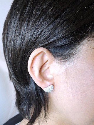 �L���[�r�b�N�W���R�j�A�̃l�b�N���X