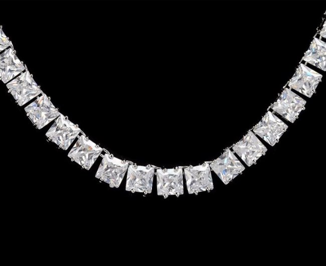 �L���[�r�b�N�W���R�j�A�̃l�b�N���X