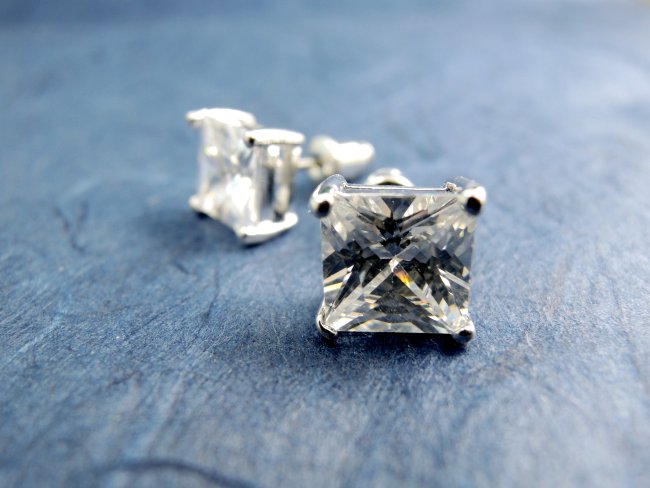 �L���[�r�b�N�W���R�j�A�̃l�b�N���X