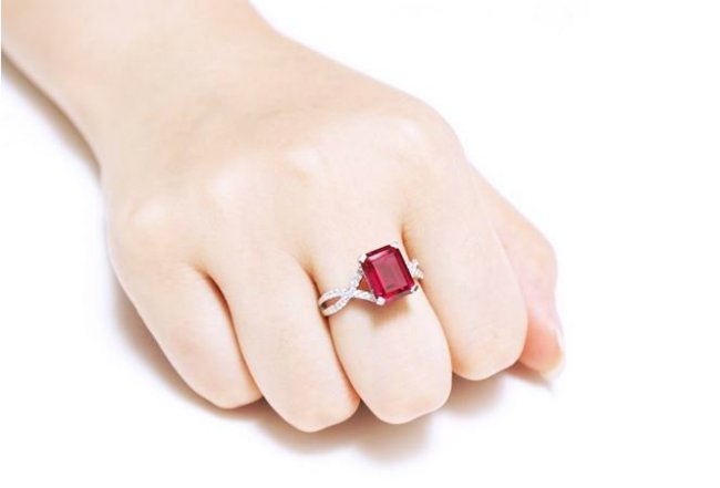 �L���[�r�b�N�W���R�j�A�@���r�[ �����O