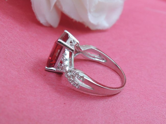 �L���[�r�b�N�W���R�j�A�@���r�[ �����O