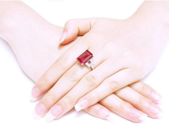 �L���[�r�b�N�W���R�j�A�@���r�[ �����O