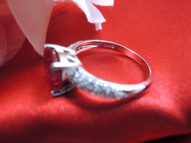 �L���[�r�b�N�W���R�j�A�@���r�[ �����O