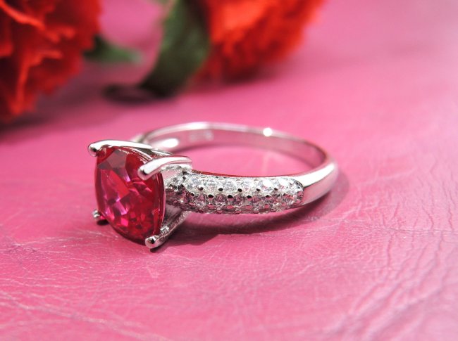 �L���[�r�b�N�W���R�j�A�@���r�[ �����O