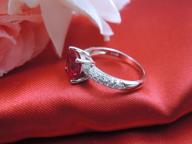 �L���[�r�b�N�W���R�j�A�@���r�[ �����O