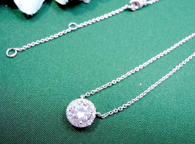 �L���[�r�b�N�W���R�j�A�̃y���_���g