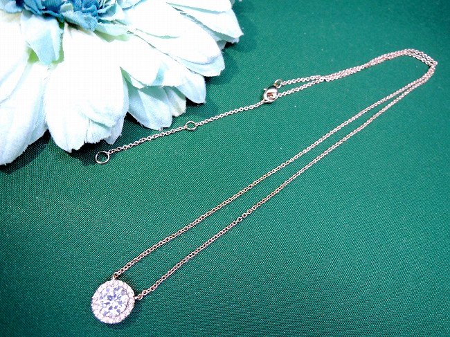 �L���[�r�b�N�W���R�j�A�̃y���_���g