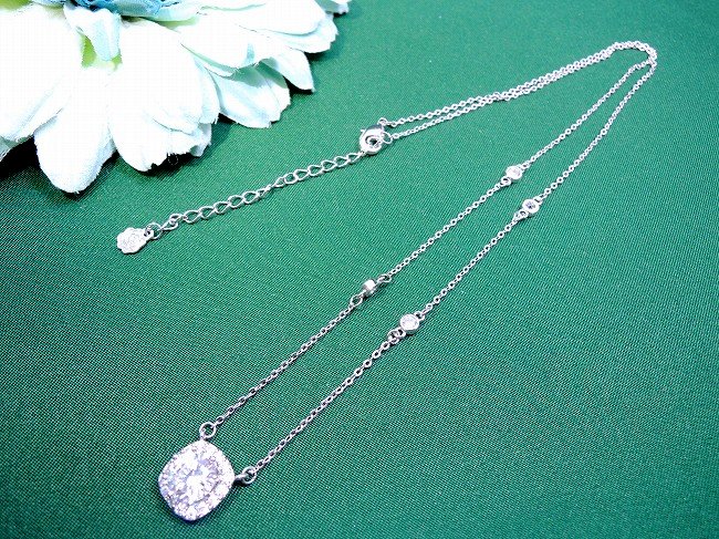 �L���[�r�b�N�W���R�j�A�̃y���_���g