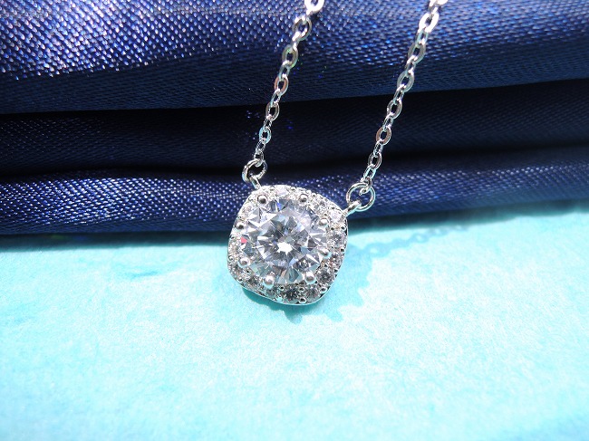 �L���[�r�b�N�W���R�j�A�̃y���_���g