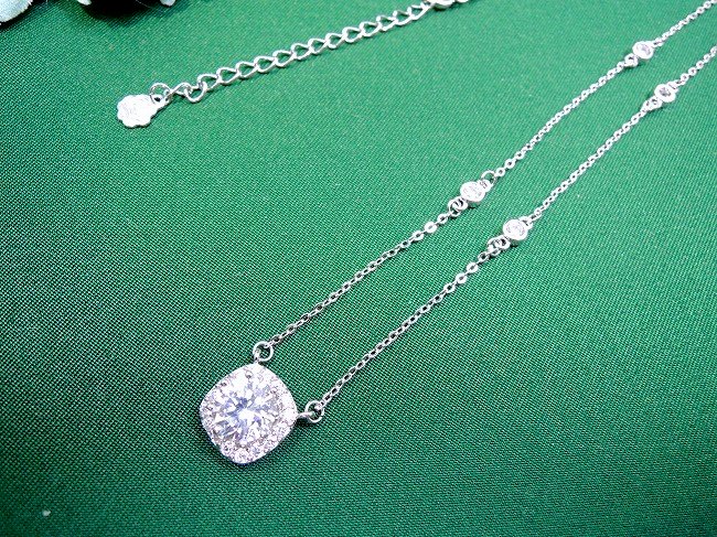 �L���[�r�b�N�W���R�j�A�̃y���_���g