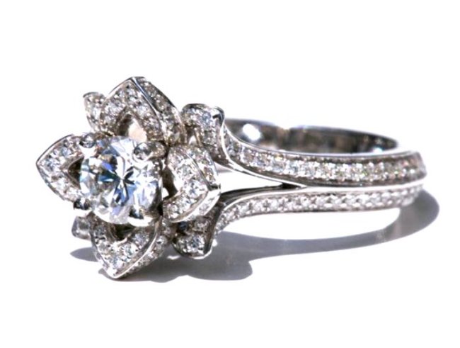 �L���[�r�b�N�W���R�j�A �����O