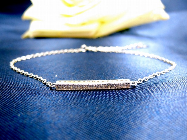 �u���X���b�g�@�L���[�r�b�N�W���R�j�A�E�A�N�Z�T���[